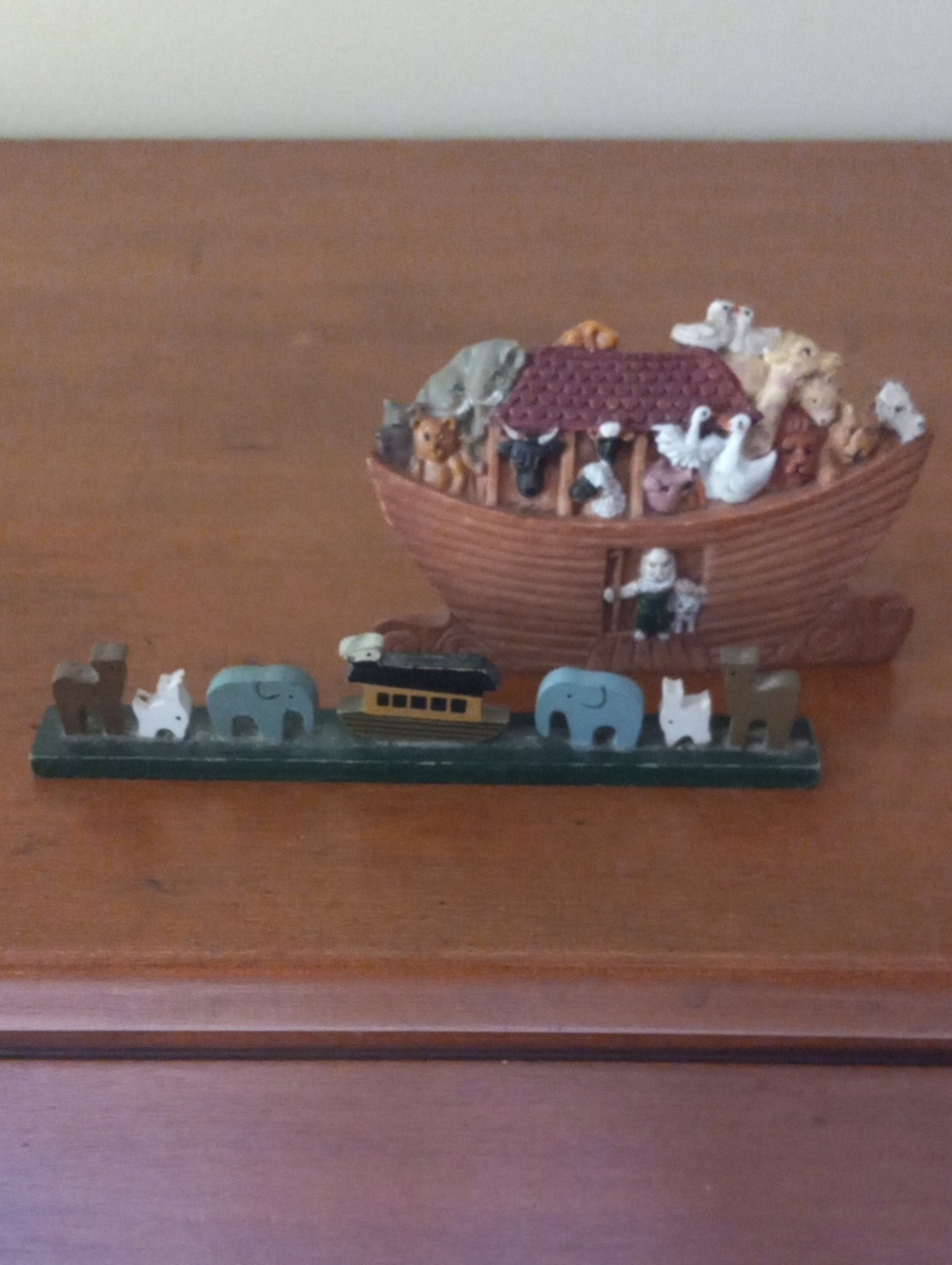 Noah's Ark Decorative Figurine Set